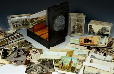 Lot 11 - AN EXTENSIVE COLLECTION OF EARLY 20TH CENTURY POSTCARDS circa 1000 with viewer (qty)