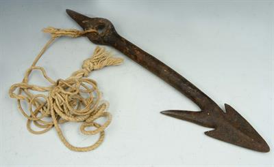 Lot 25 - AN OLD IRON HARPOON BLADE thought to be Eskimo