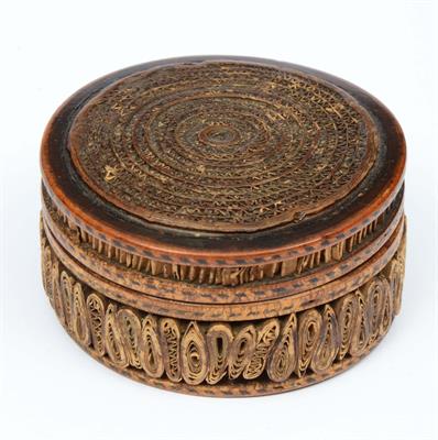 Lot 68 - A GEORGE III BOXWOOD SCROLL PAPERWORK CIRCULAR BOX AND COVER with concentric design