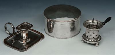 Lot 81 - A SHEFFIELD PLATED CIRCULAR BOX AND COVER