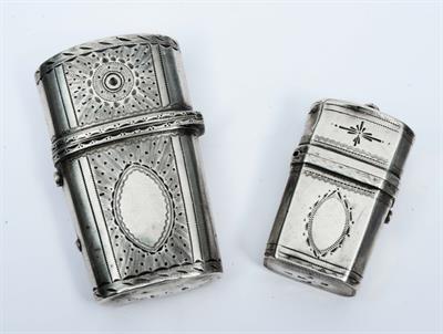 Lot 89 - A GEORGE III SILVER ETUI with a hinged lid and four engraved panels and containing an unrelated glas