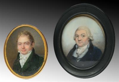 Lot 113 - AN EARLY 19TH CENTURY MINIATURE PORTRAIT of a smiling gentleman with bottle green top coat and white