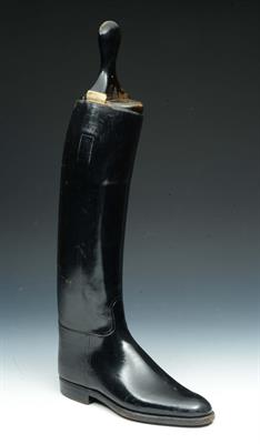 Lot 146 - A BLACK LEATHER HAND SEWN DISPLAY DRESSAGE BOOT with ebonised tree