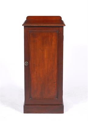 Lot 186 - VICTORIAN MAHOGANY PEDESTAL NIGHT CABINET by Holland & Sons