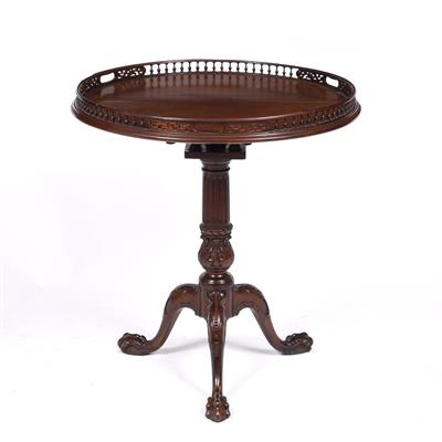 Lot 191 - A CHIPPENDALE STYLE MAHOGANY CIRCULAR WINE TABLE with galleried top