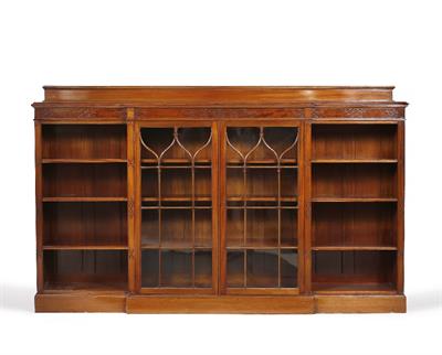 Lot 197 - A WARING & GILLOW MAHOGANY BREAK FRONT LIBRARY BOOKCASE