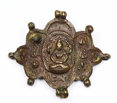 Lot 233 - A TIBETAN BUDDHIST WORSHIPPERS METAL BADGE depicting Buddha and associated images