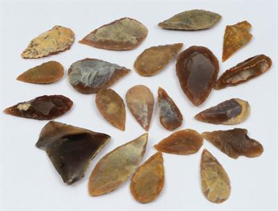 Lot 248 - NINETEEN BRITISH NEOLITHIC FLINT ARROWHEADS and a scraper marked 'Ewell' (20) Ex: Bourne Hall Museum