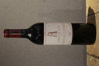 Lot 470 - 1 X 75CL BOTTLE CHÂTEAU LATOUR PAUILLAC 1988