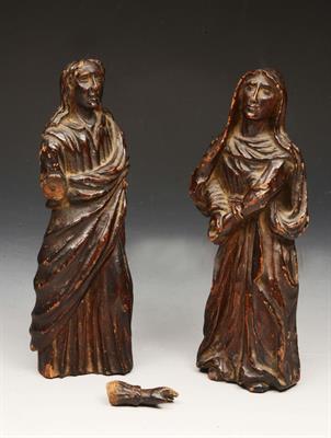 Lot 104 - A PAIR OF 18TH CENTURY CONTINENTAL CARVED WOODEN FIGURES