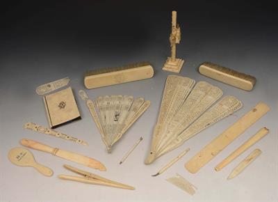 Lot 108 - A GROUP OF TWELVE ANTIQUE IVORY ITEMS