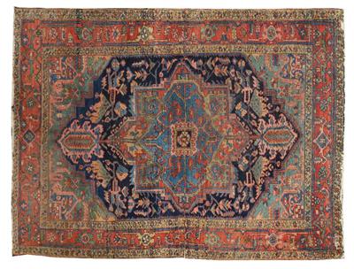 Lot 138 - AN ANTIQUE HEREZ SMALL CARPET