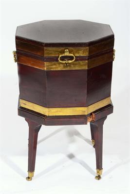 Lot 146 - A GEORGE III BRASS BOUND MAHOGANY OCTAGONAL CELLARETTE