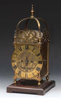 Lot 147 - A 17TH CENTURY STYLE BRASS LANTERN CLOCK