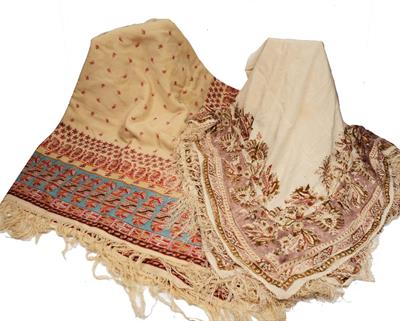 Lot 179 - A CASHMERE SILK SHAWL