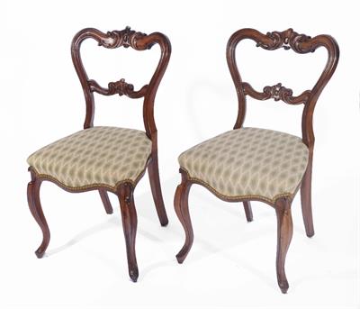 Lot 186 - A SET OF EIGHT VICTORIAN ROSEWOOD DINING CHAIRS