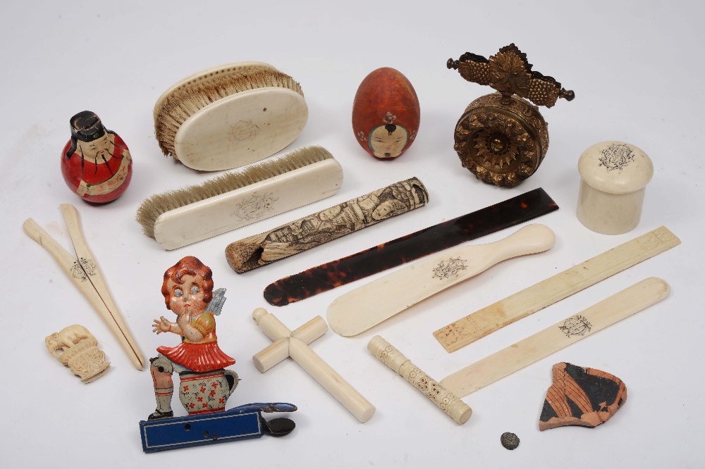 Lot 204 A NOVELTY TIN PLATE TOY FIGURE