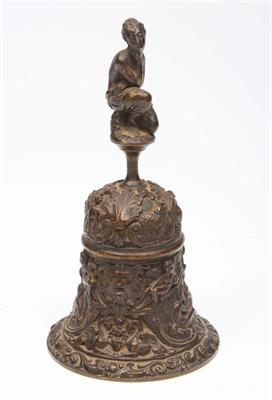 Lot 215 - A 'GRAND TOUR' STYLE BRONZE TABLE BELL