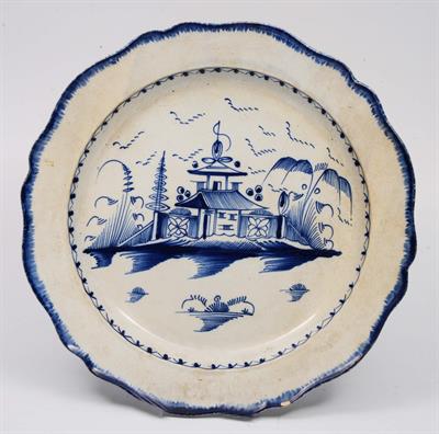 Lot 221 - A 19TH CENTURY PEARLWARE BLUE AND WHITE DISH