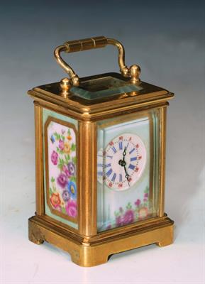 Lot 233 - A 20TH CENTURY MINIATURE BRASS CARRIAGE CLOCK