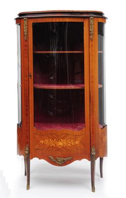 Lot 321 - A REPRODUCTION FRENCH SERPENTINE VITRINE