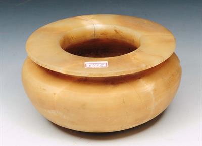 Lot 362 - AN ANTIQUE ALABASTER BOWL