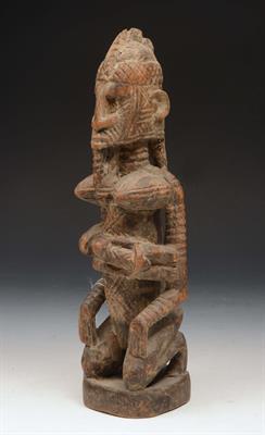 Lot 370 - AN OLD AFRICAN MALI DOGON MATERNITIY FIGURE