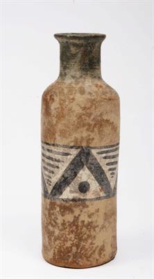 Lot 389 - A SOUTH AMERICAN CYLINDRICAL POTTERY BOTTLE VASE