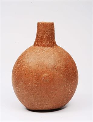 Lot 399 - A PERUVIAN PRE COLOMBIAN CHANCAY CLAY POT