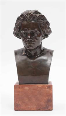 Lot 131 - A FRENCH BRONZE BUST