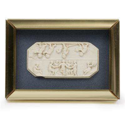 Lot 51 - AN ANTIQUE CONTINENTAL CARVED IVORY BOX LID