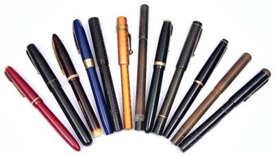 Lot 184 - A COLLECTION OF VINTAGE FOUNTAIN PENS