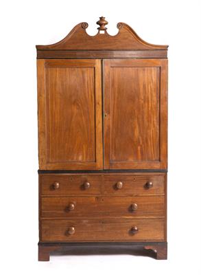 Lot 211 - AN EARLY 19TH CENTURY ANGLO INDIAN TEAK LINEN PRESS
