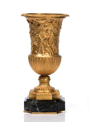 Lot 316 - AN ANTIQUE ORMOLU URN