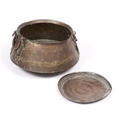 Lot 342 - AN ANTIQUE MIDDLE EASTERN COPPER CAULDRON