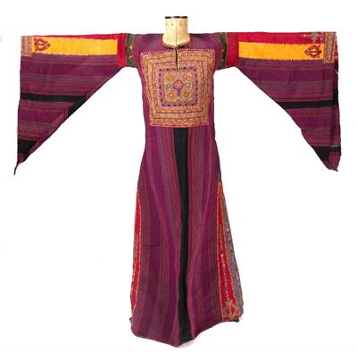 Lot 376 - A BETHLEHEM WEDDING ROBE