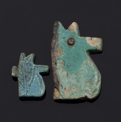 Lot 401 - AN ANCIENT EGYPTIAN FAIENCE FUNERARY AMULET