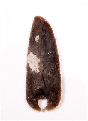 Lot 423 - AN EUROPEAN NEOLITHIC FLINT BLADE