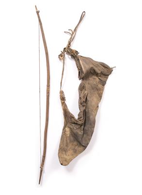 Lot 450 - A CONGO PYGMY SMALL BOW AND A HIDE QUIVER