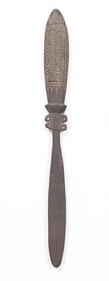 Lot 460 - A MASSIM LIME SPATULA