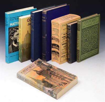 Lot 607 - A collection of Oxford books. Guides