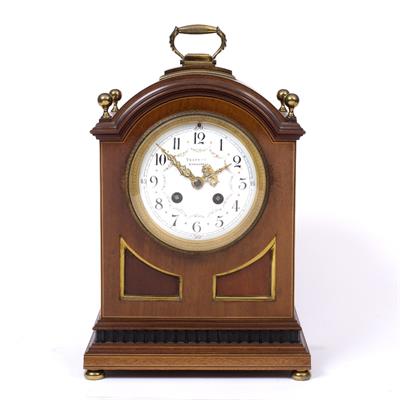 Lot 69 - AN EDWARDIAN MAHOGANY MANTEL CLOCK