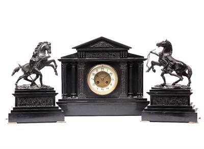 Lot 86 - A LATE 19TH CENTURY FRENCH MANTEL CLOCK