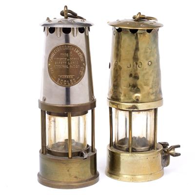 Lot 156 - A PRESENTATION MINER'S LAMP