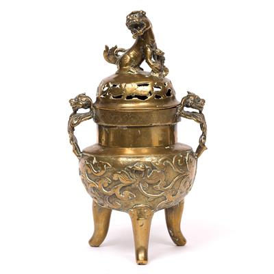 Lot 208 - A CHINESE GILT BRONZE INCENSE BURNER AND COVER