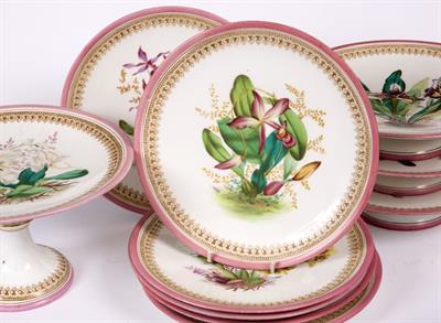 Lot 217 - A LATE 19TH CENTURY DAVENPORT BOTANICAL DESSERT SERVICE