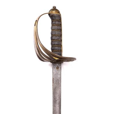 Lot 246 - A GEORGE V OFFICERS DRESS SWORD