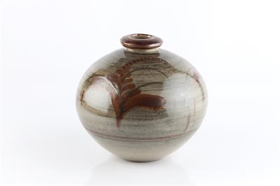 Lot 9 - David Leach (1911-2005) at Lowerdown Pottery