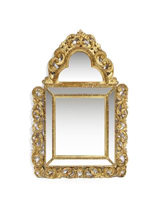 Lot 14 - A LATE 18TH CENTURY VENETIAN GILT GESSO WALL MIRROR c. 1780