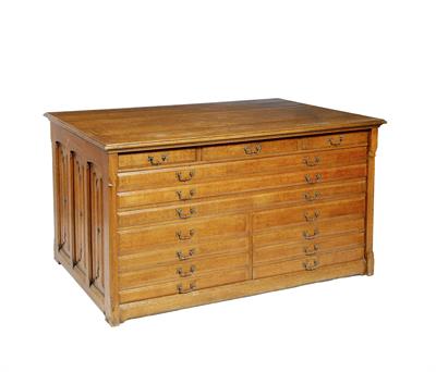 Lot 31 - A VICTORIAN OAK LIBRARY PLAN CHEST